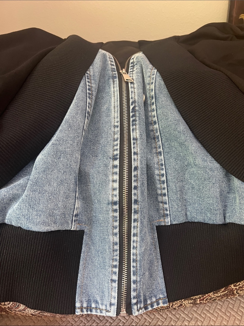 NWOT Denim jacket with black sweat shirt sleeves, size 2X - Picture 3 of 10